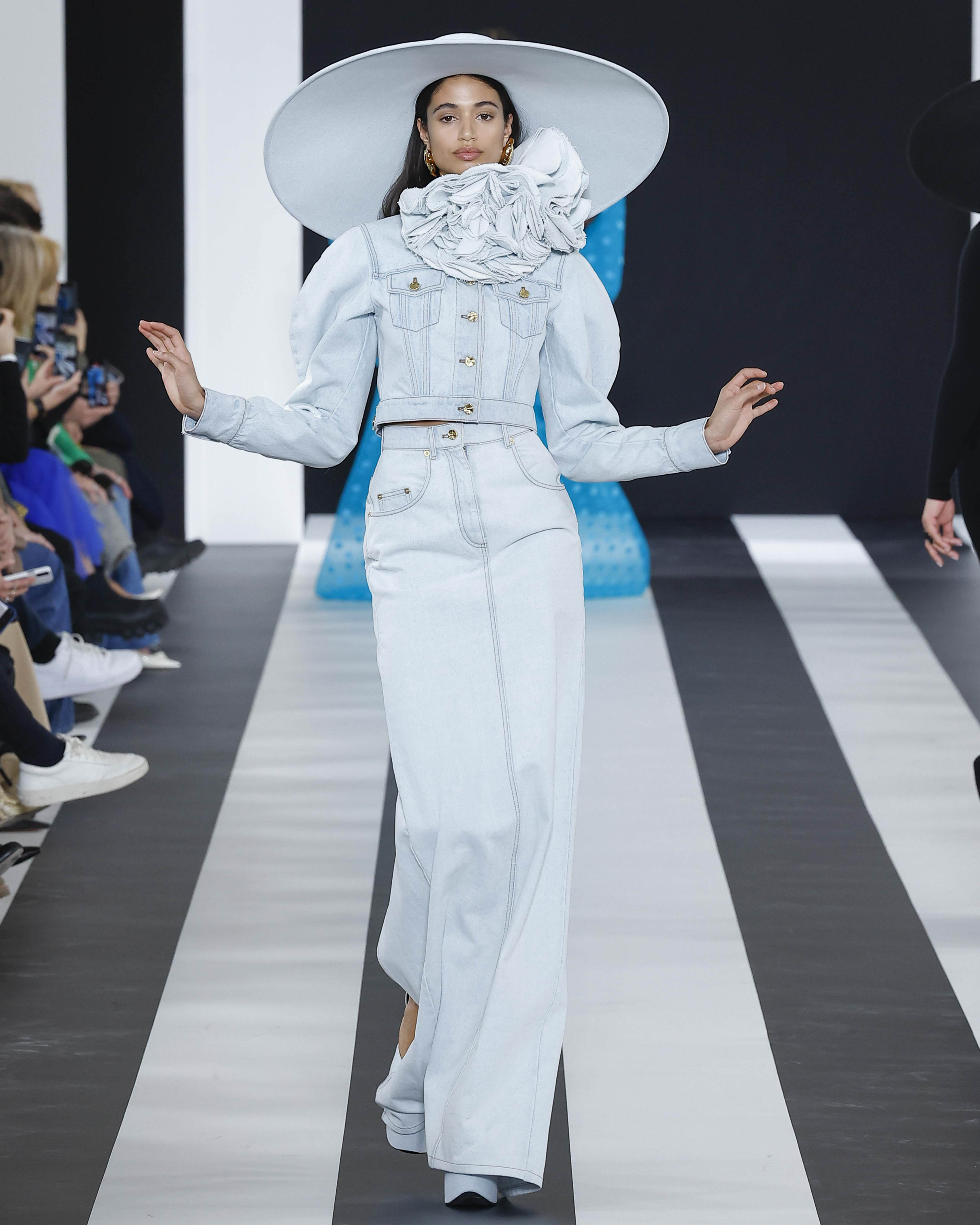 FW23 Show Fall Winter 2023 Fashion Collection Nina Ricci